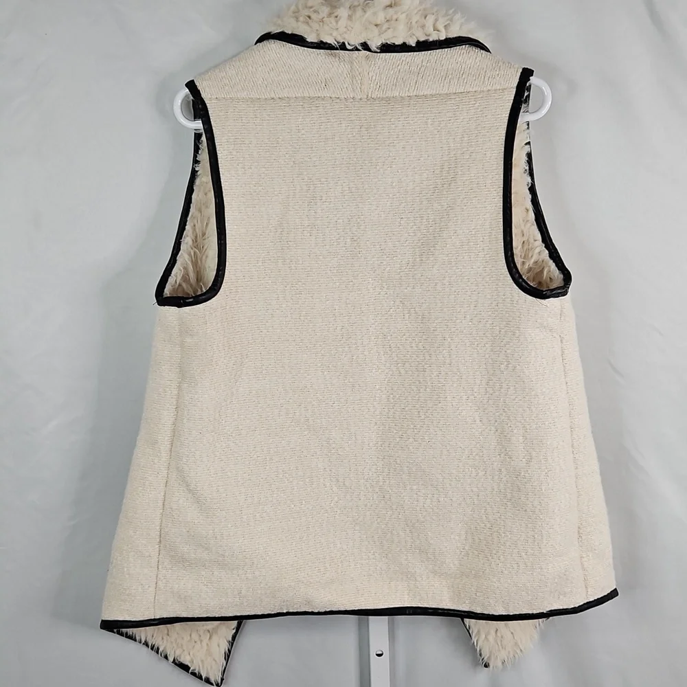 Live A Little Cream Faux Fur/Shearling Women's Vest Size Medium - Picture 6 of 7